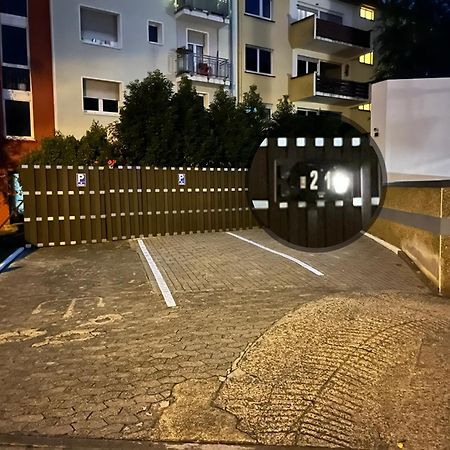 Living At Saarpartments -Adultsonly- 2 Bedrooms, Kitchen- Business & Holiday Apartments For Long- And Short Term Stay, 3 Min To Train-Station, Secure E-Bike Parking! 萨尔布吕肯 外观 照片