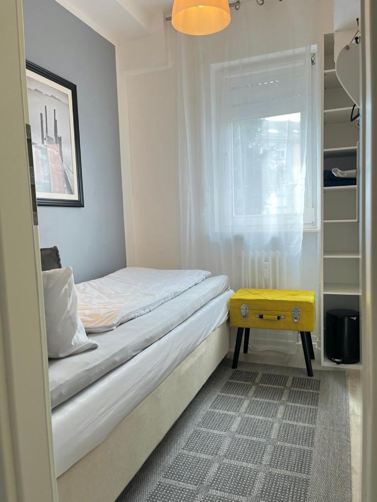 Living At Saarpartments With 2 Bedrooms, Netflix- Business & Holiday Apartments For Long- And Short Term Stay, 3 Min To Train-Station And Europa Galerie 萨尔布吕肯 外观 照片